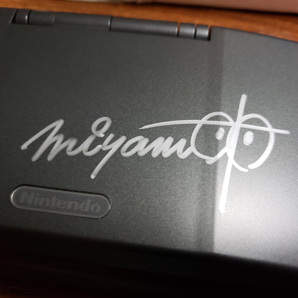 Nintendo DS Graphite - Autographed by Shigeru Miyamoto - Nintendo World 9/25/05 - CIB - Extremely Rare