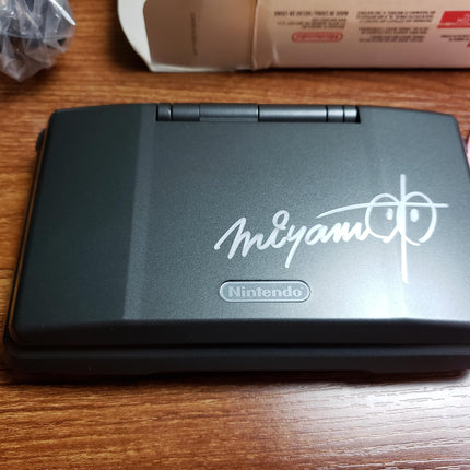 Nintendo DS Graphite - Autographed by Shigeru Miyamoto - Nintendo World 9/25/05 - CIB - Extremely Rare